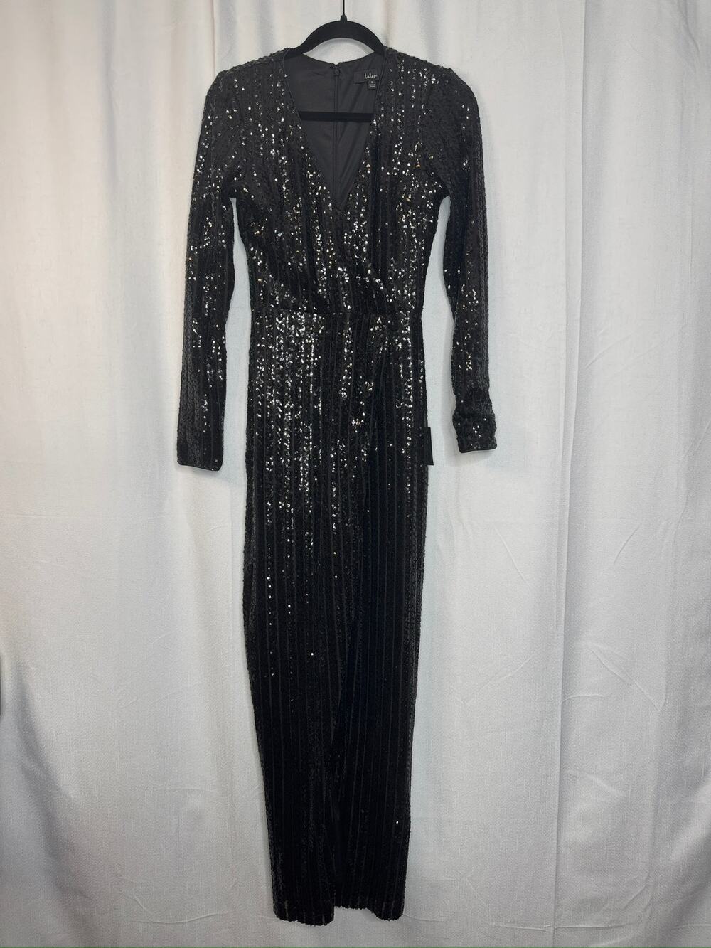 395. Lulu's Black Sequin Plunge V-Neck Long Sleeve Maxi Gown Size M NWT